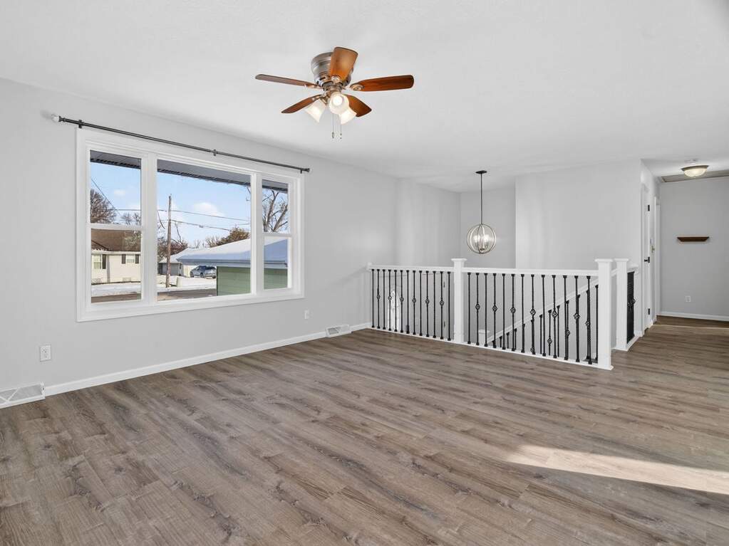 105 W Oak Street, Coal City, IL 60416 - View 4