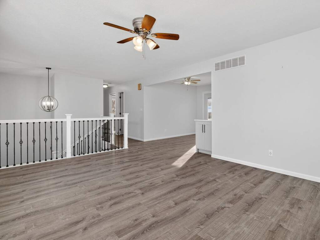 105 W Oak Street, Coal City, IL 60416 - View 5