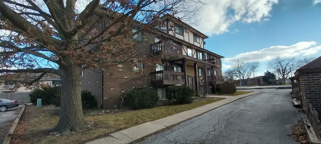 352 N Birch Drive #10