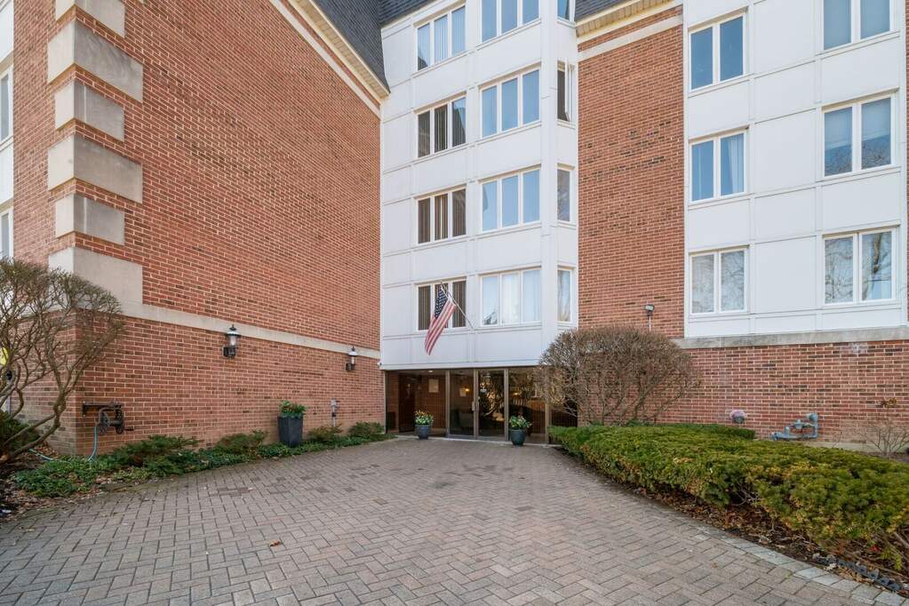 175 Lake Boulevard #349, Buffalo Grove, IL 60089 - View 2