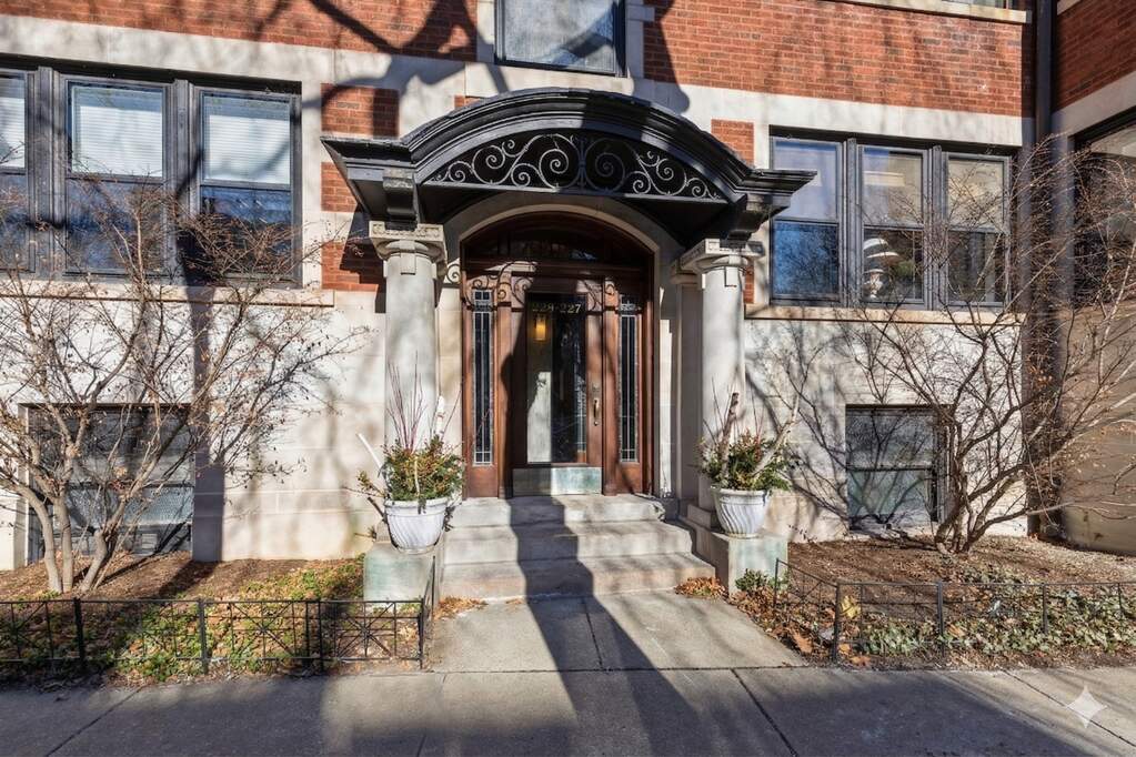 90 Kedzie Street
     
                Evanston, Illinois 60202 photo 10