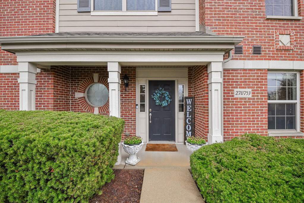 27W753 S Meadowview Drive #1, Winfield, IL 60190 - View 2