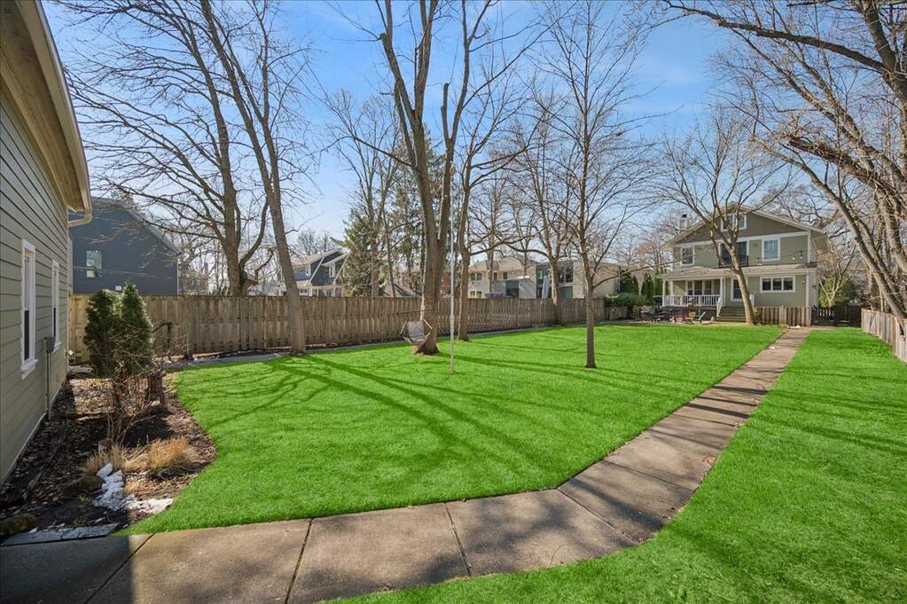 814 Park Avenue
     
                Wilmette, Illinois 60091 photo 3