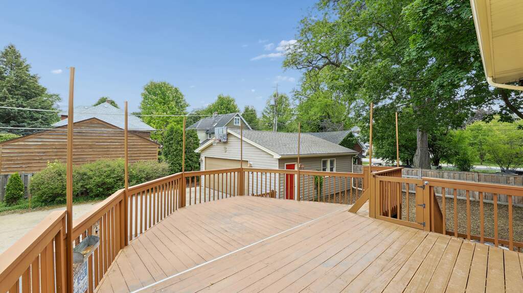 407 N Pine Avenue, Arlington Heights, IL 60004 - More
