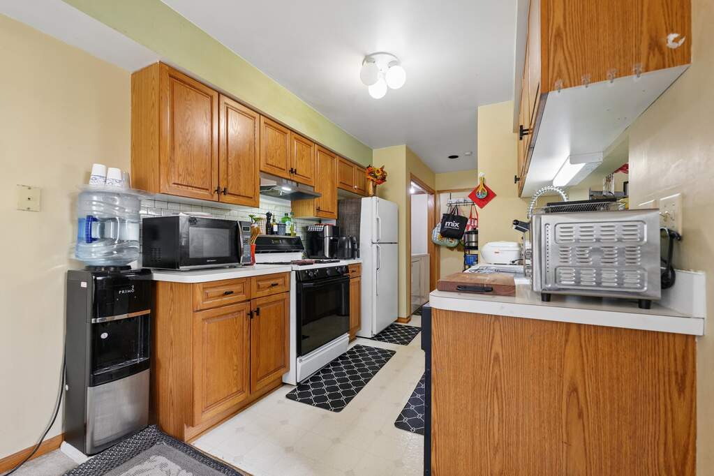 14762 Kenton Avenue, Midlothian, IL 60445 - More