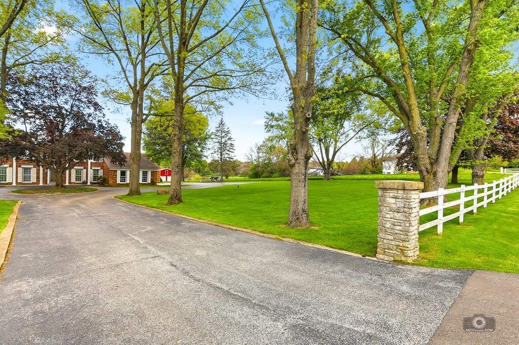 39W093 Silver Glen Road, St. Charles, IL 60175 | MLS# 12629191 ...