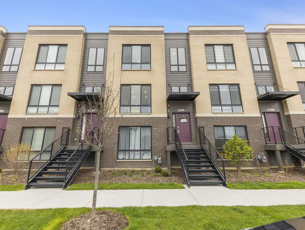 1294 Catalina Court, Schaumburg, IL 60173