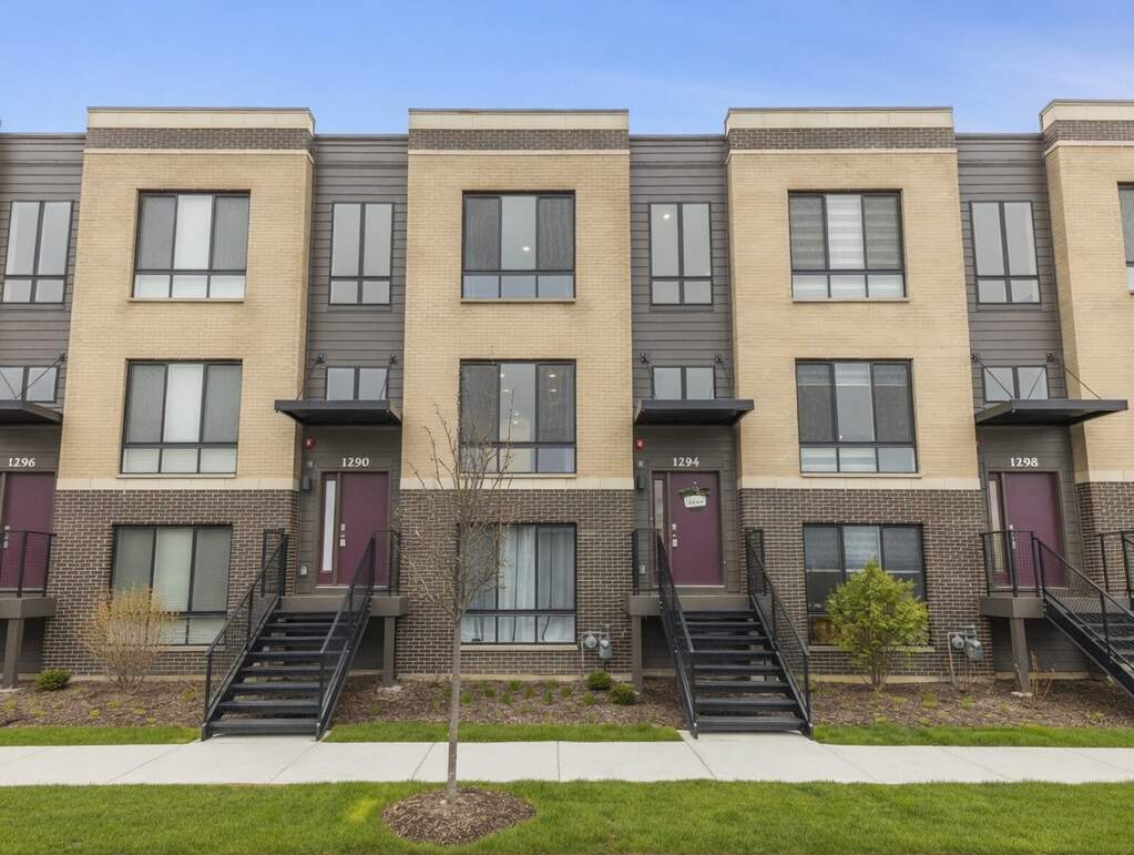 1294 Catalina Court, Schaumburg, IL 60173