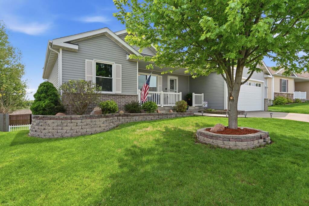 6226 Palmetto Circle, Cedar Rapids, IA 52404 - View 2