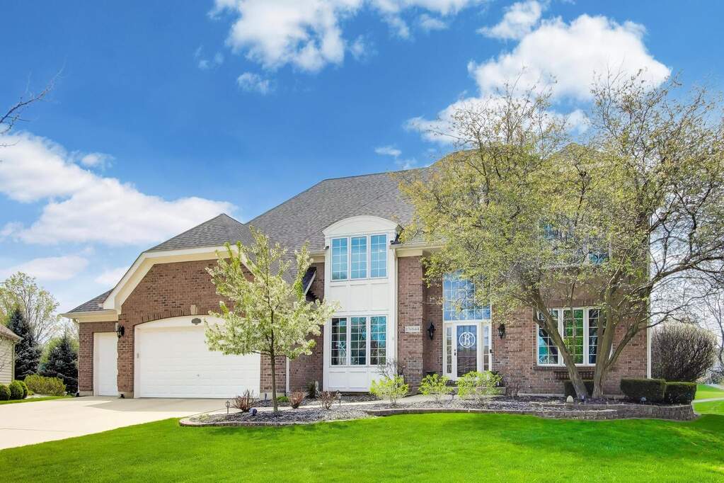 1N644 Woodhall Court, Winfield, IL 60190 - View 2