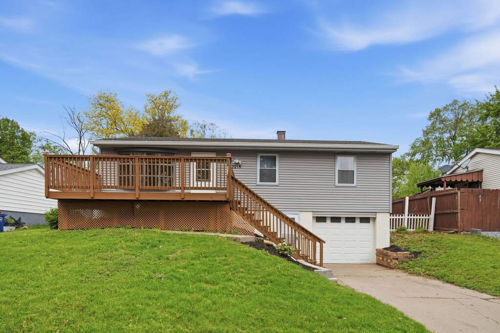 2218 N Hazelwood Avenue, Davenport, IA 52804, Davenport