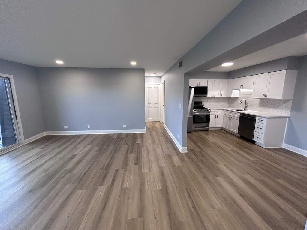 705 Tipperary Court #3A, Schaumburg, IL 60193 - More