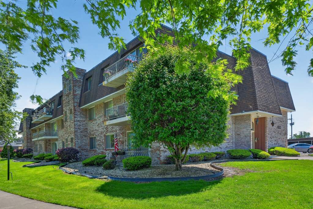 3235 S Manor Drive #104, Lansing, IL 60438 - View 3