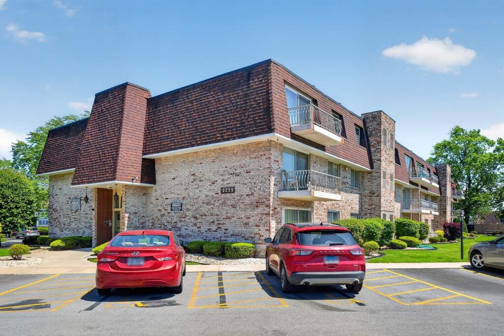 3235 S Manor Drive #104, Lansing, IL 60438 - View 4