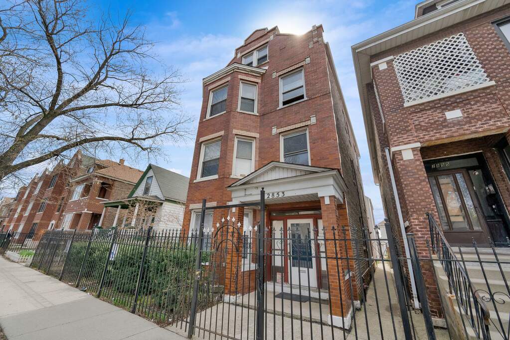 2853 W 40th Street, Chicago, IL 60632