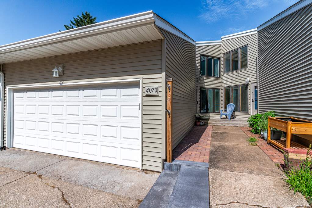 Post kummerċjali, 265 m²