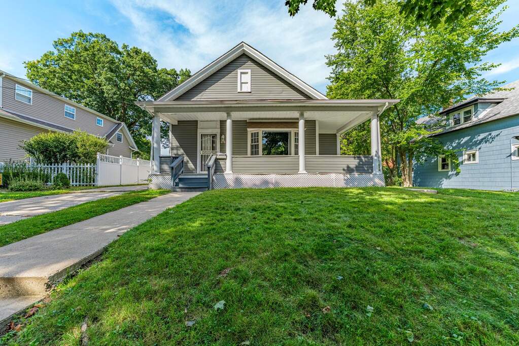 2520 Walnut Street, Blue Island, IL 60406 | MLS# 12774504 | @properties ...
