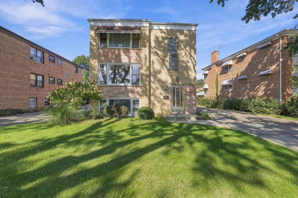 7344 W Crain Street, Niles, IL 60714 | MLS# 12782460 | @properties ...