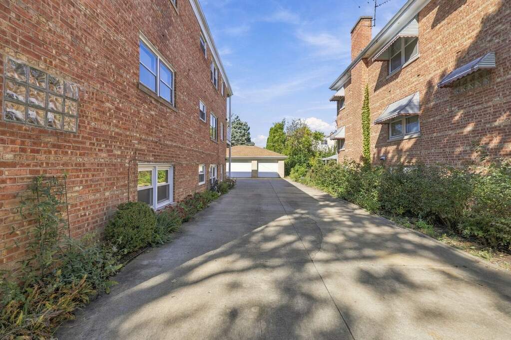 7344 W Crain Street, Niles, IL 60714 | MLS# 12782460 | @properties ...