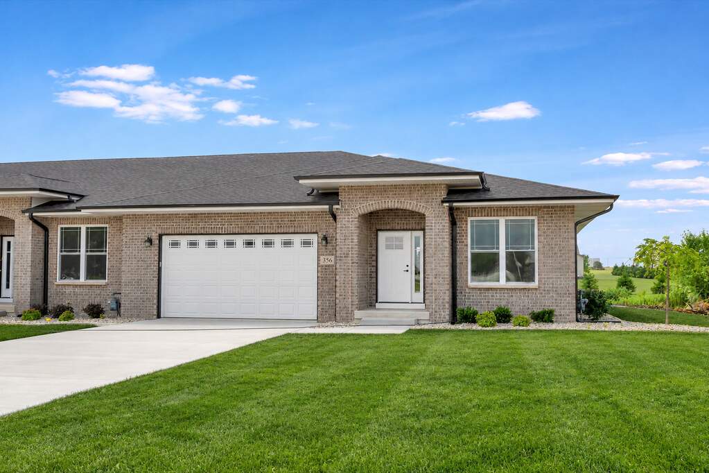 406 White Hawk Way, Manteno, IL 60950 | MLS# 12782872 | @properties ...