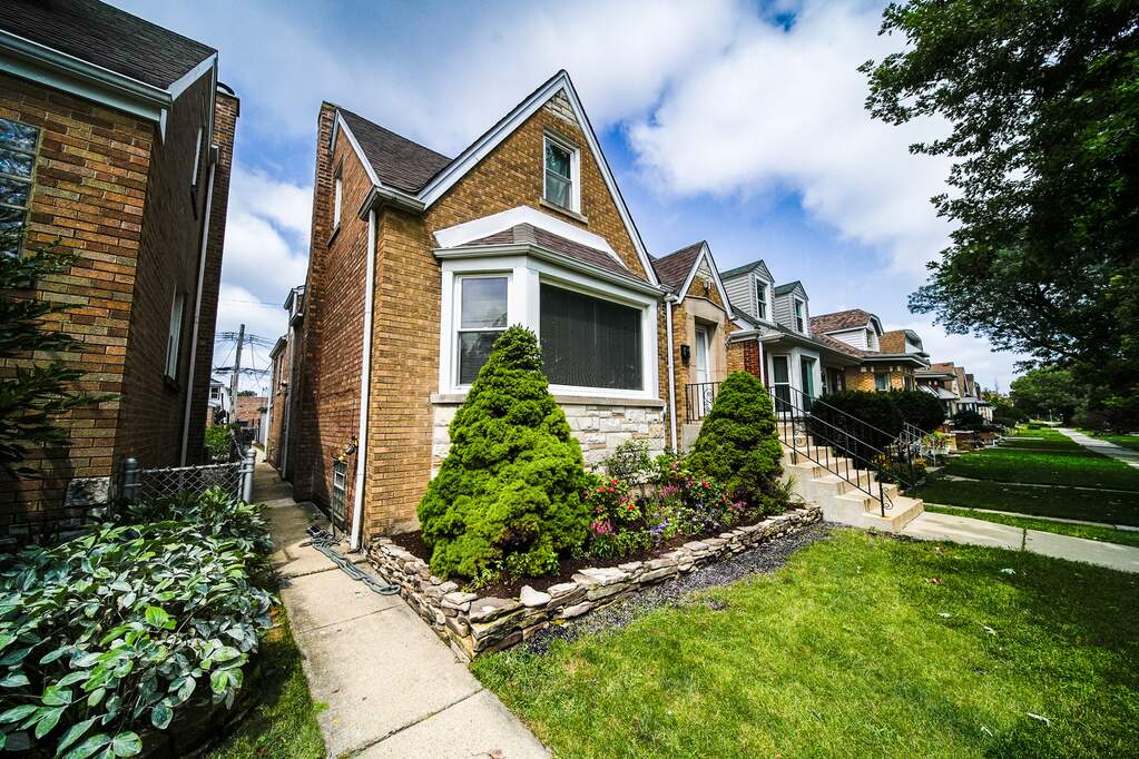 3230 N Neva Avenue, Chicago, IL 60634 | MLS# 12791646 | @properties ...