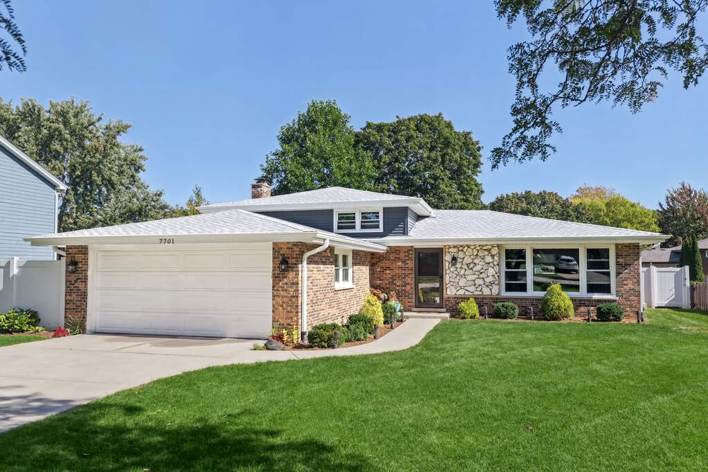 Florence Fort 7701 Florence Avenue, Darien, IL 60561 | MLS# 12792655 | @properties ...