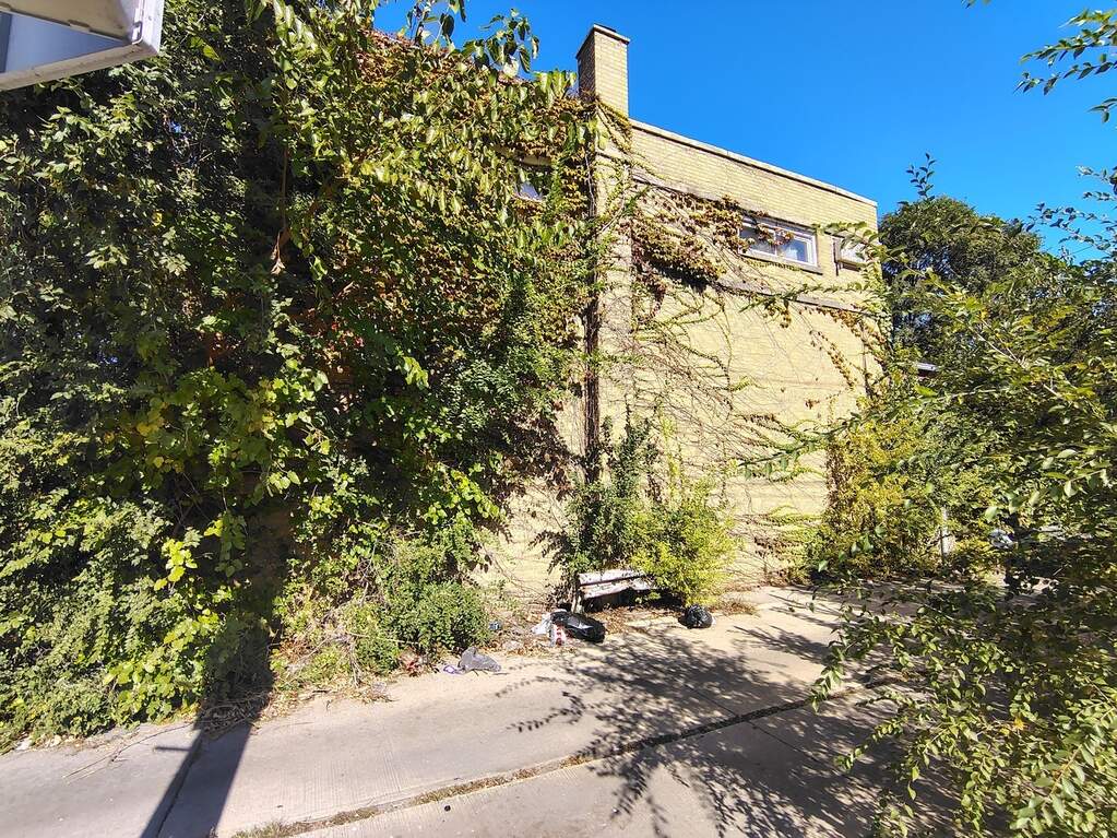 7845 S Yates Boulevard, Chicago, IL 60649 | MLS# 12792939 | @properties ...