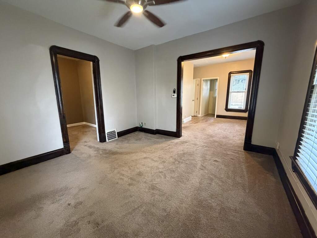 607 Oneida Street, Joliet, IL 60435 | MLS# 12793971 | @properties ...
