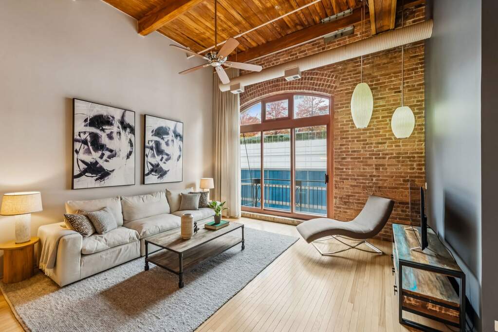 360 W Illinois Street #613, Chicago, IL 60654 | MLS# 12795118 ...