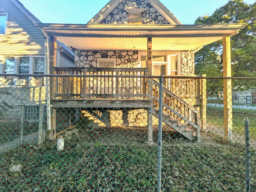 220 E 116th Street, Chicago, IL 60628 | MLS# 12795130 | @properties ...