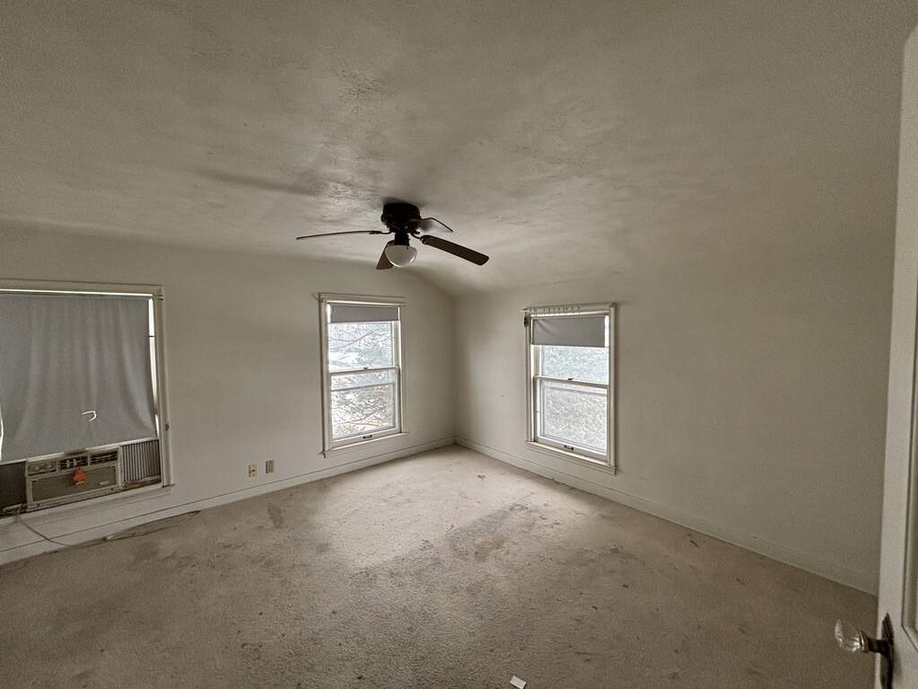 2235 Pershing Blvd Boulevard, Clinton, IA 52732 - More