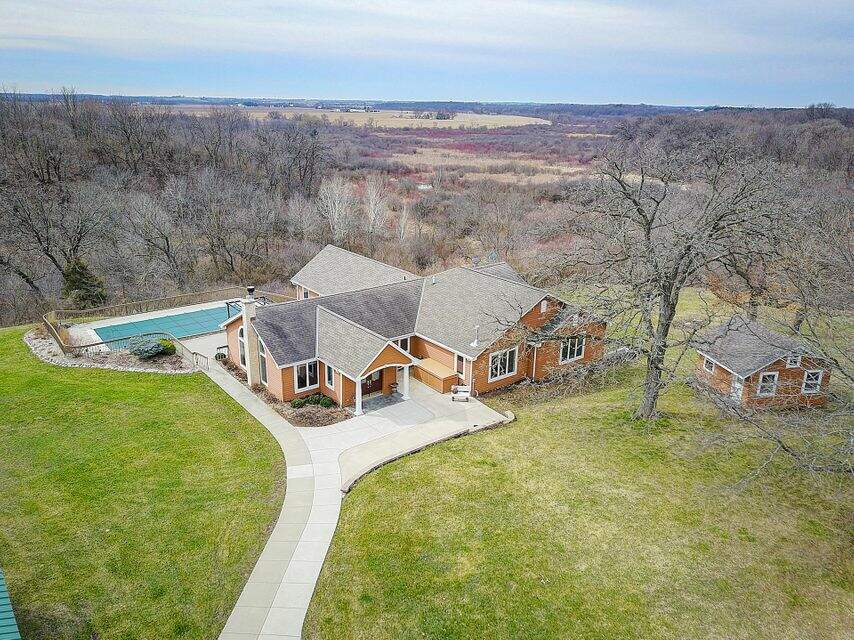 W9403 Christie Rd, Darien, WI 53114 MLS 1522128 properties SE