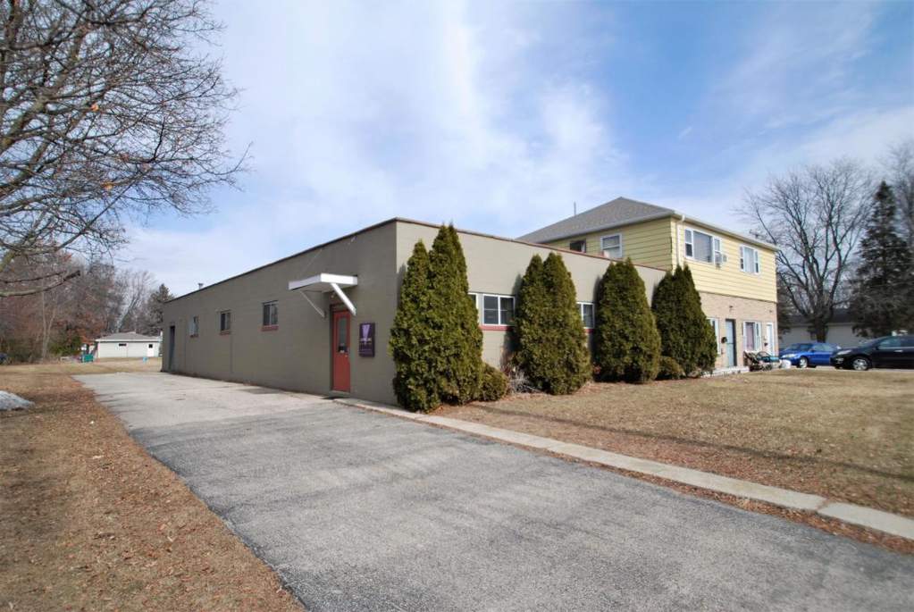 530 Franklin St, Oconomowoc, WI 53066 MLS 1569004 properties SE