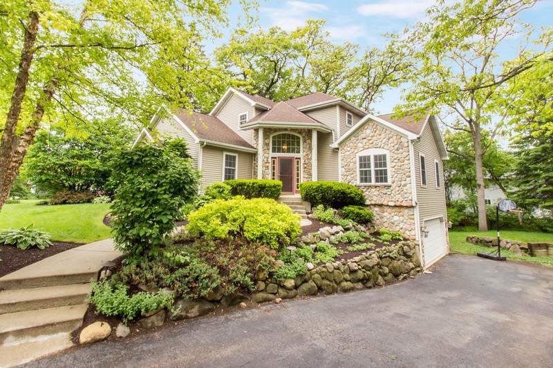 436 Waubun Dr, Fontana, WI 53125 MLS 1635316 properties SE Wisconsin