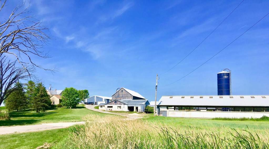 8640 Fillmore Rd, Fredonia, WI 53021 | MLS# 1649176 | @properties SE ...