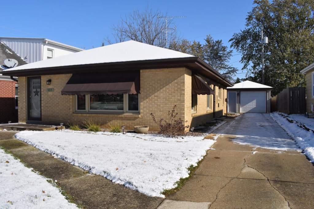 905 Indiana St, Racine, WI 53405 MLS 1667226 properties SE Wisconsin