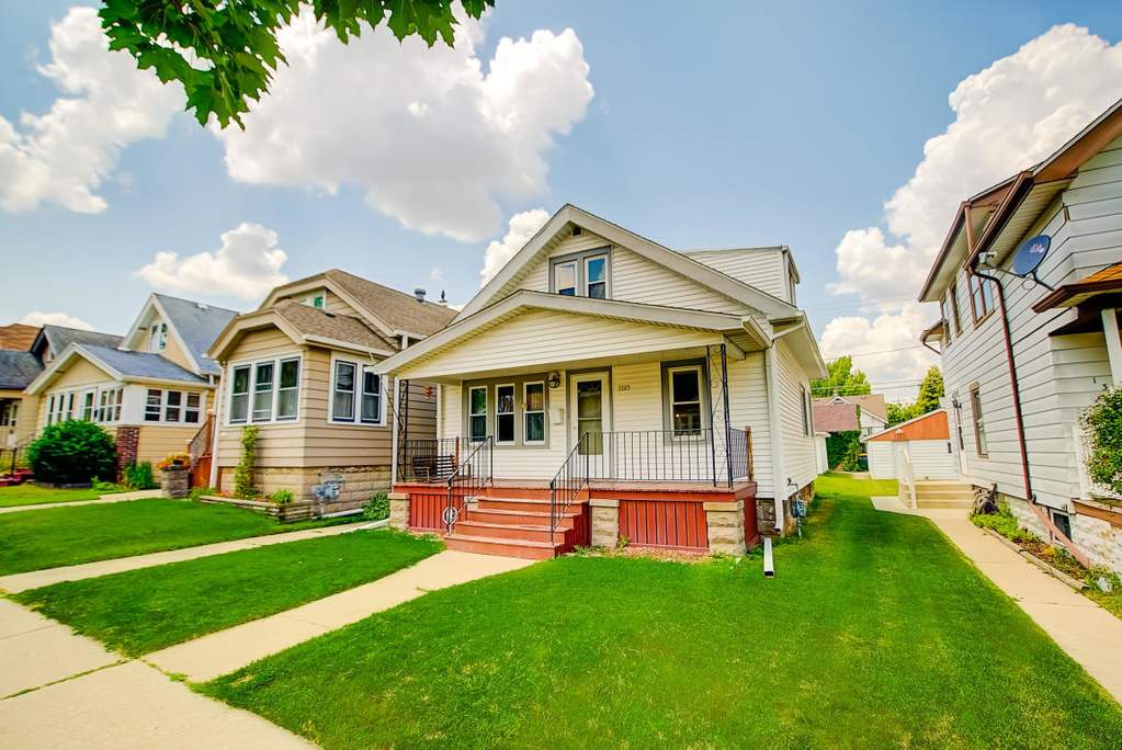 1347 S 56th St, West Allis, WI 53214 MLS 1697987 properties SE