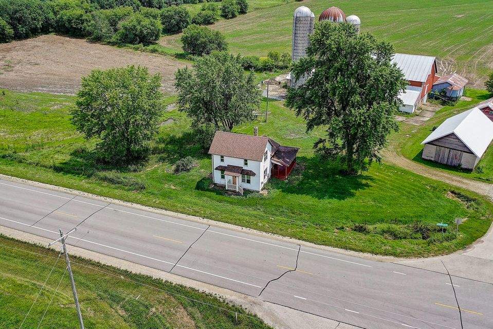 N6638 Kroghville Rd, Waterloo, WI 53594 MLS 1699919 properties SE