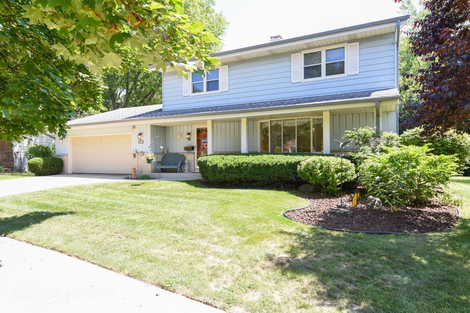 6382 Riverdale, Greendale, WI 53129 MLS 1702867 properties SE