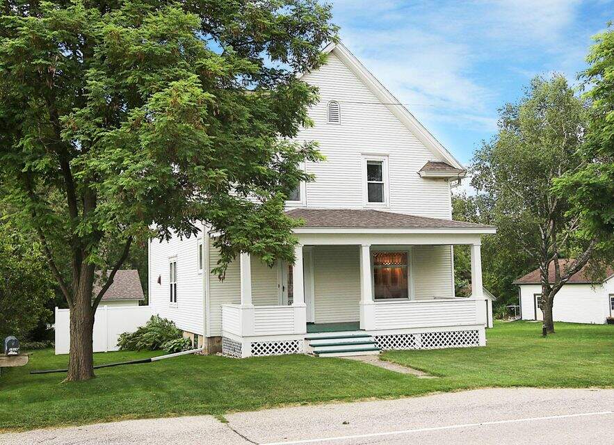 1519 N State Rd 28, Adell, WI 53001 MLS 1704357 properties SE