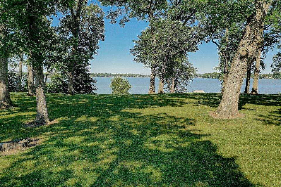 2651 Lakeshore Dr, Kansasville, WI 53139 MLS 1704598 properties
