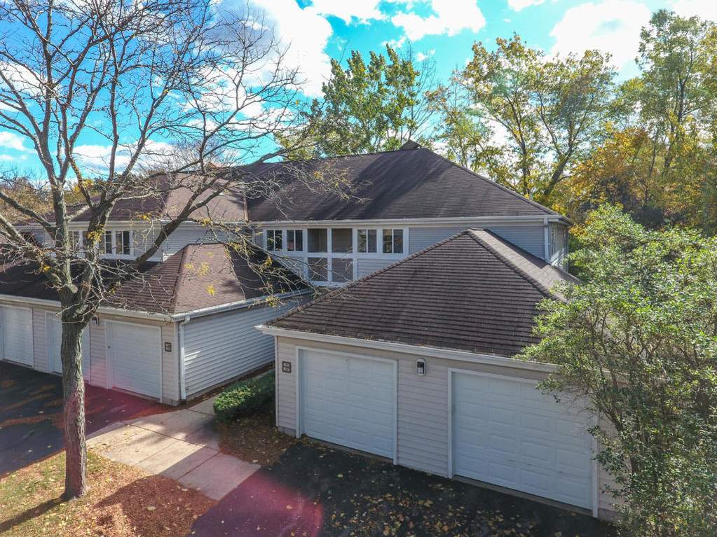 823 W Puetz Rd, Oak Creek, WI 53154 MLS 1715179 properties SE Wisconsin