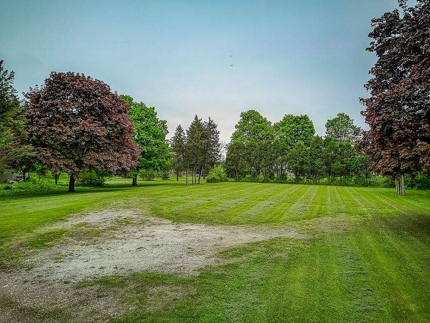 8813 W Mequon Rd, Mequon, WI 53097 MLS 1718666 properties SE