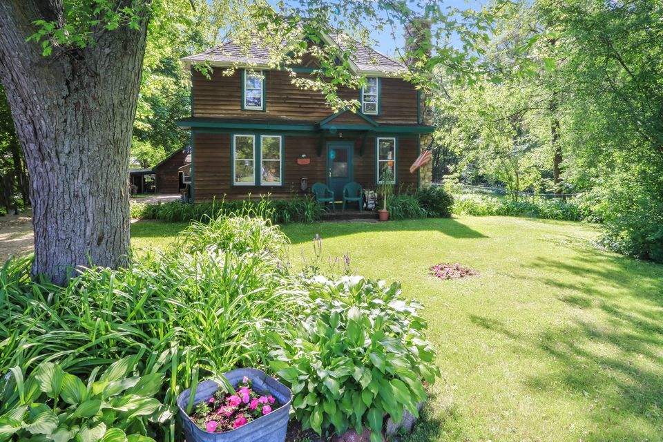 3176 Theatre Rd, Delavan, WI 53115 MLS 1723548 properties SE Wisconsin