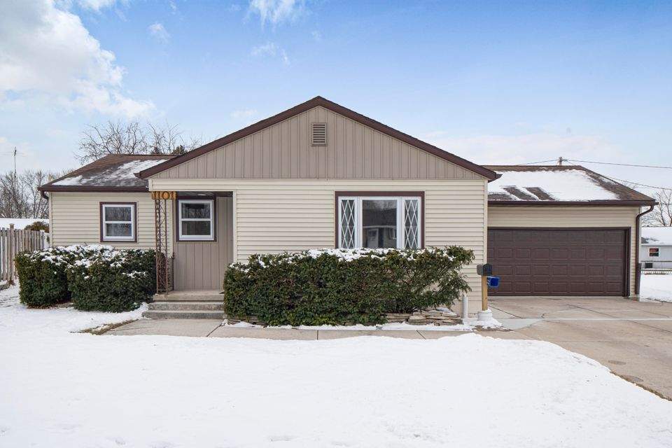 1101 Reed Ave, Manitowoc, WI 54220 MLS 1723691 properties SE Wisconsin