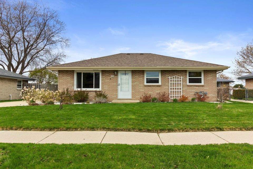 5359 S Merrill Ave, Cudahy, WI 53110 MLS 1736044 properties SE Wisconsin