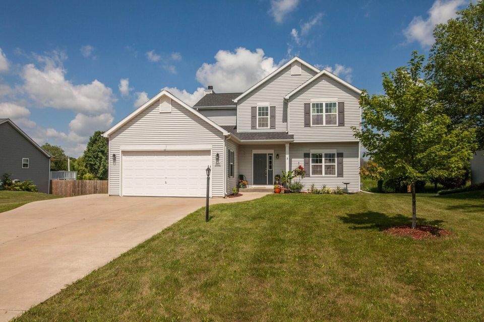 W1064 Audubon Park Dr, Ixonia, WI 53036 MLS 1750046 properties SE