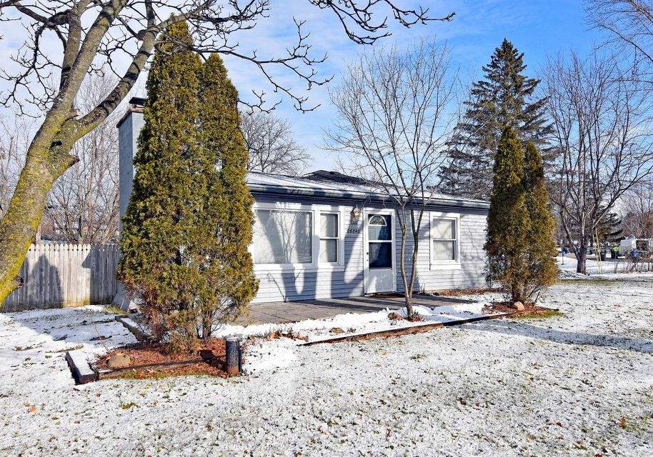 26846 104th Pl, Trevor, WI 53179 MLS 1775702 properties SE Wisconsin