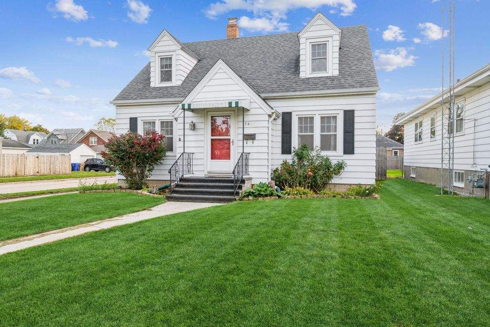 7401 35th Ave, Kenosha, WI 53142 MLS 1775812 properties