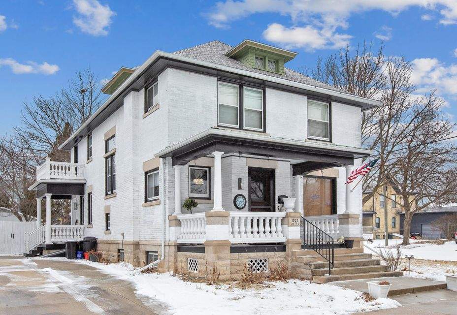 1202 S 7th St, Manitowoc, WI 54220 MLS 1780649 properties SE